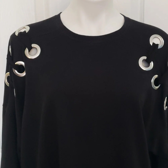 Kim & Cami Black Eyelet Detail Top - Picture 3 of 10